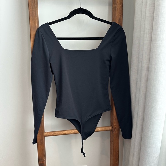 Babaton Aritzia Contour Square-neck Bodysuit - Picture 8 of 11